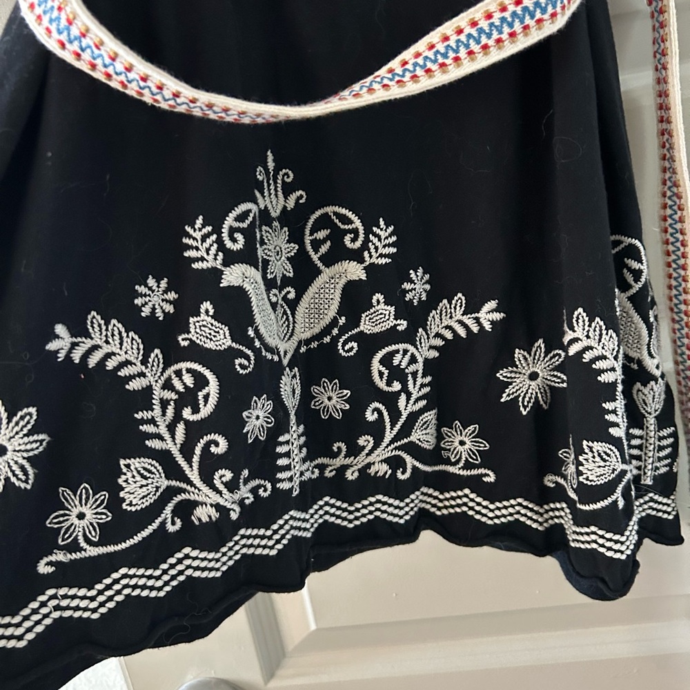 Johnny Was Black Tunic with Intricate White Embroidery - Picture 4 of 5